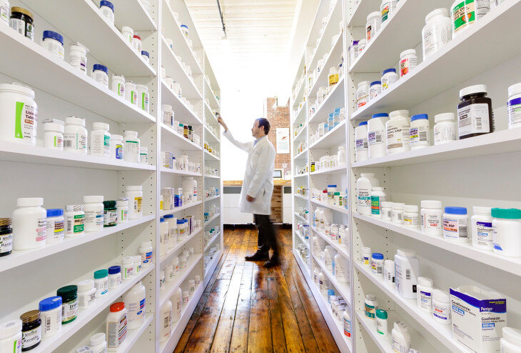 صدور حکم جریمه احتکار مواد اولیه دارویی در انبار یک شرکت لبنیاتی