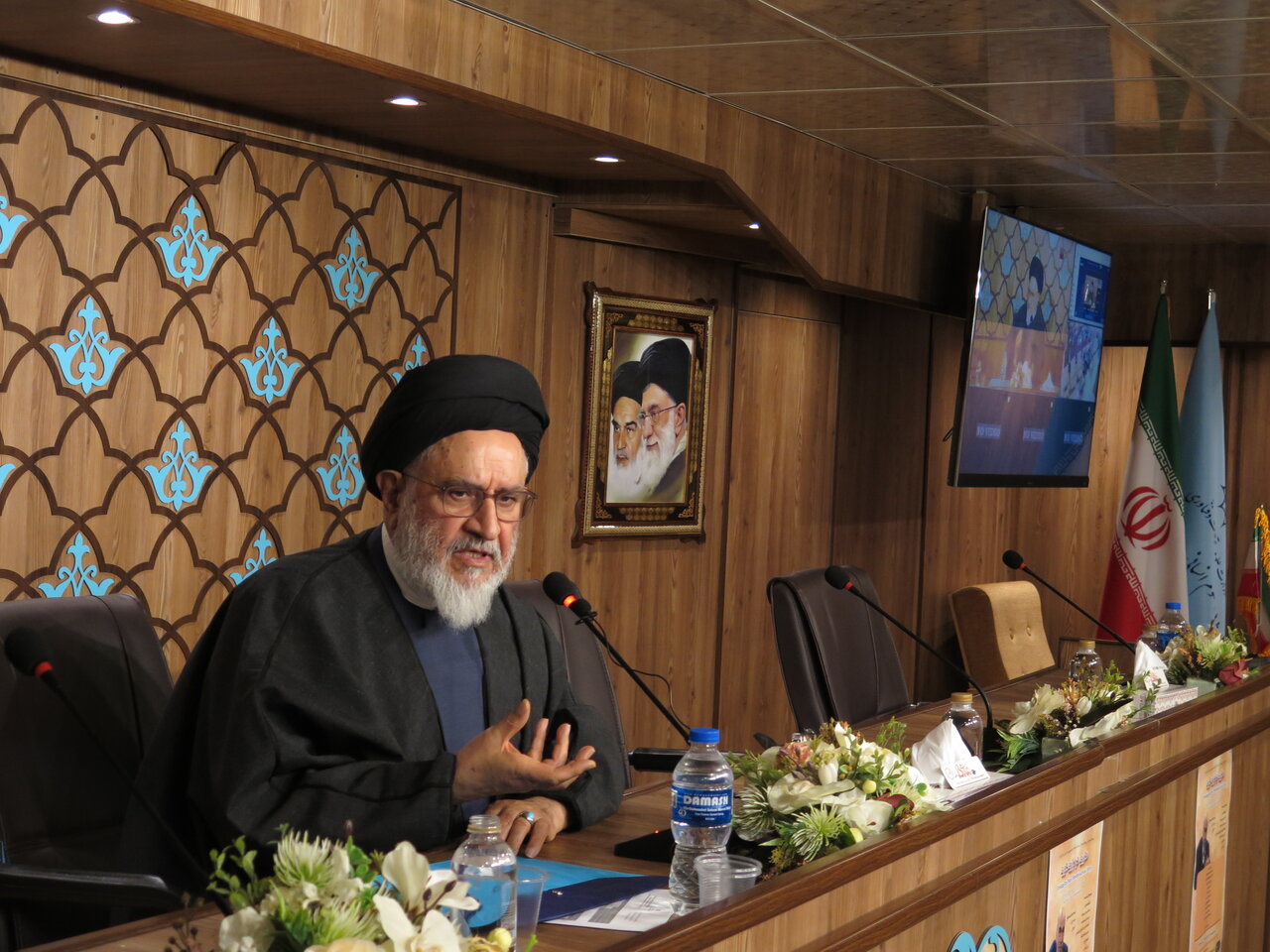 نجفی: داوری جزو برجسته‌ترین کسانی هست که در اندیشه معاصر اثر گذاشت/محقق داماد: خورشید دین هرگز غروب نمی‌کند اما حکیمان باید جامعه را از جهل نجات دهند