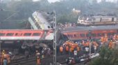 فاجعه انسانی در برخورد دو قطار در هند/ عکس