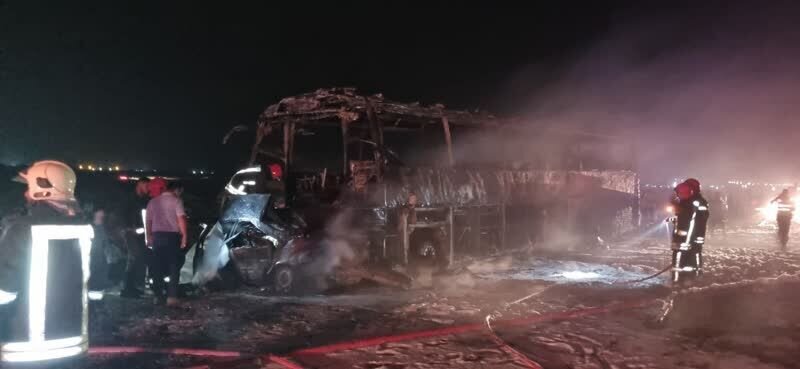 جزئیات تصادف مرگبار اتوبوس مسافربری و دو خودرو سواری/ عکس