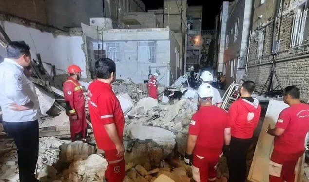 انفجار و ریزش ساختمان در ملارد با ۵ مفقودی احتمالی/ عکس