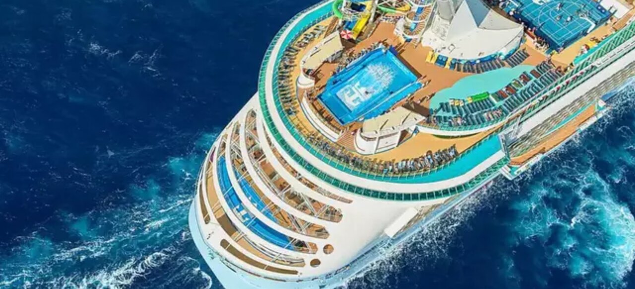 در این کشور زندگی در کشتی تفریحی ارزان‌تر از اجاره خانه است/ عکس