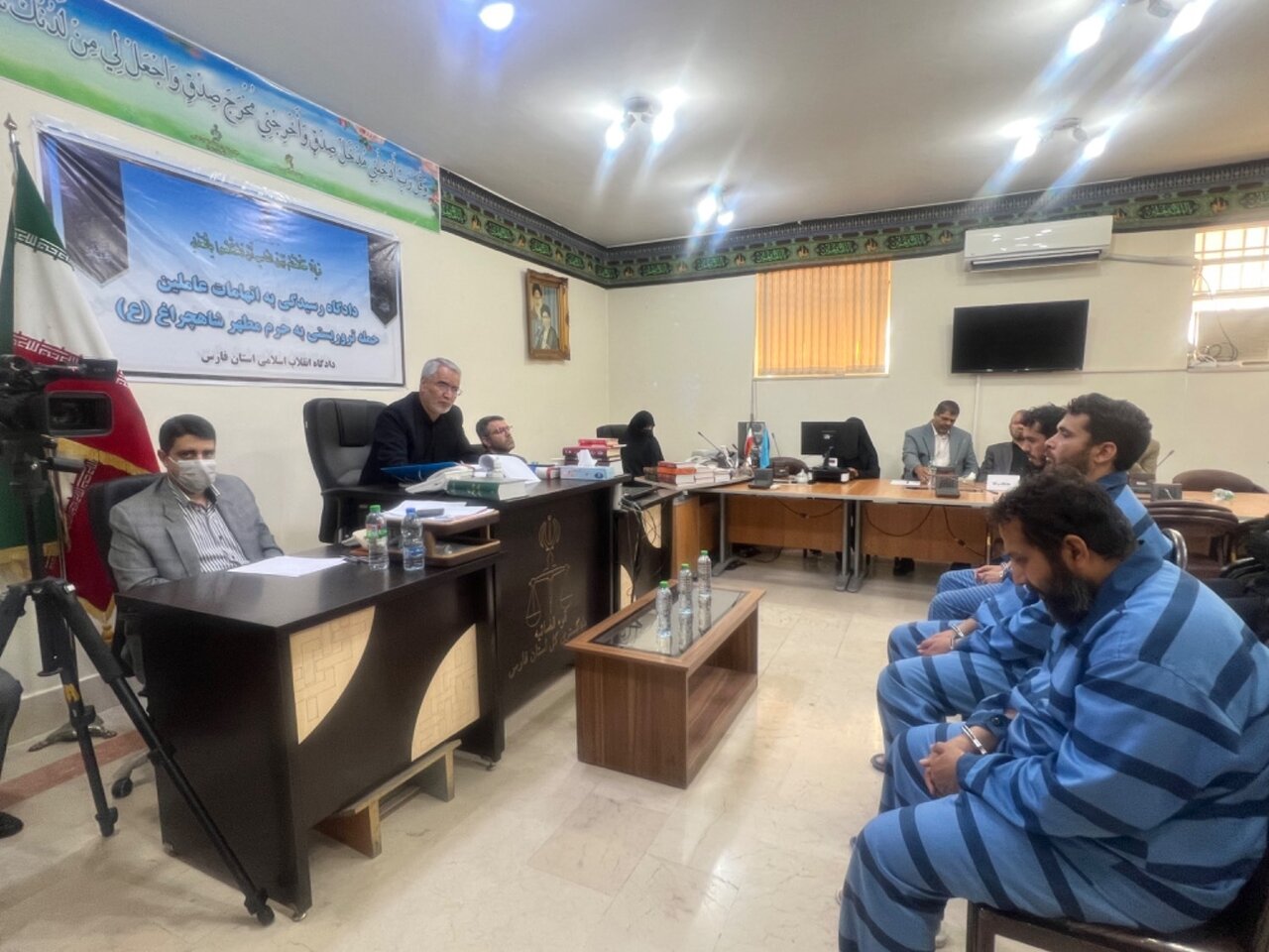 تهیه بنزین برای آتش زدن نمازگزاران؛ اولین جلسه دادگاه دومین حمله تروریستی شاهچراغ برگزار شد/ عکس