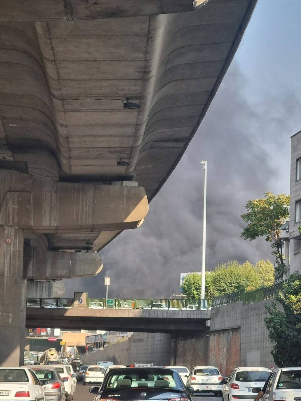 توضیحات سخنگوی آتشنشانی درباره آتشسوزی در انبارهای وزارت دفاع/ عکس