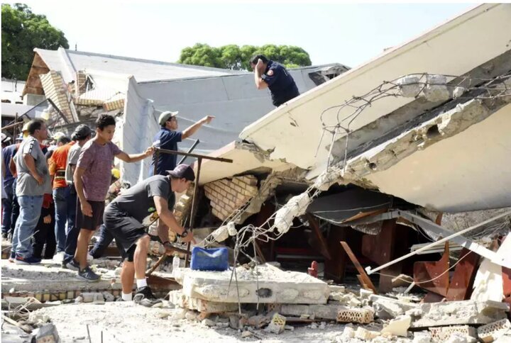 ریزش سقف کلیسا در مکزیک؛ ۴۹ نفر کشته و زخمی شدند/ عکس