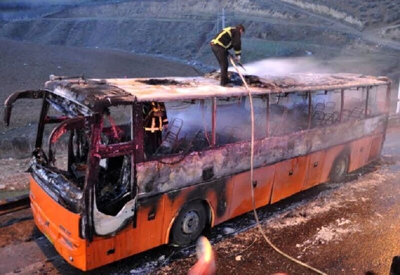 اتوبوس بازیکنان این تیم به‌طور کامل در آتش سوخت/ عکس
