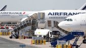تخلیه گسترده فرودگاههای فرانسه به دنبال تهدید بمبگذاری/ پروازهای این کشور مختل شدند