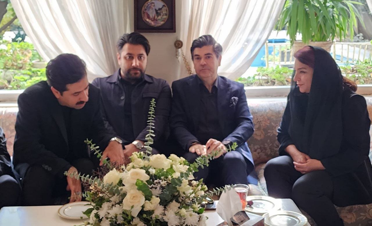 تصاویری تازه از سالار عقیلی و احسان خواجه‌ امیری در منزل گلپا