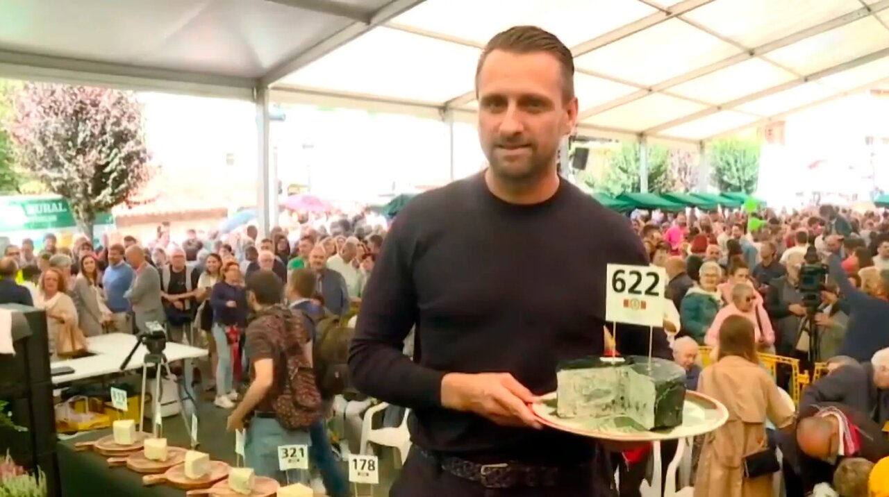 گرانترین خوراکیهای جهان؛ از پنیر یک و نیم میلیارد تومانی تا ساندویچ ۱۰ میلیون تومانی/ عکس