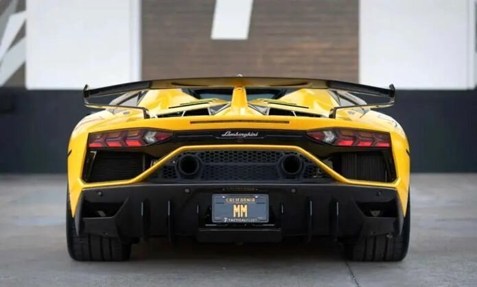 قیمت پلاک این خودرو ۱۲۱۵ میلیارد تومان است! + عکس