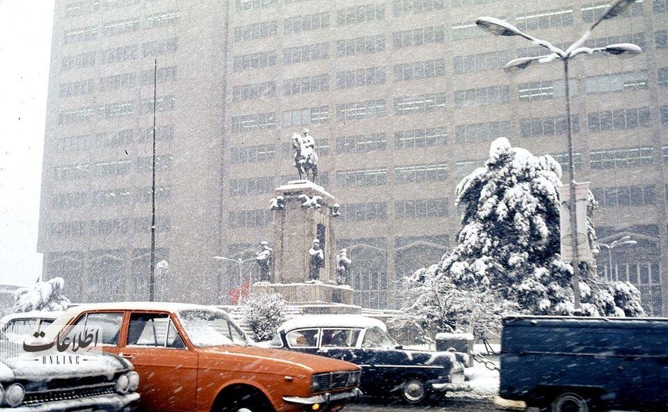 روزهایی که تهران بعد از ۳۶ ساعت زیر برف ماند/ عکس
