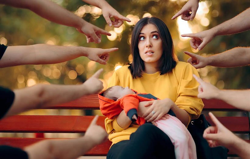 اثر سرزنش‌های جامعه به مادران وقتی که فرزند در کنارشان است/ اینفوگرافیک