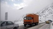 بارش سنگین برف در محورهای کوهستانی همدان