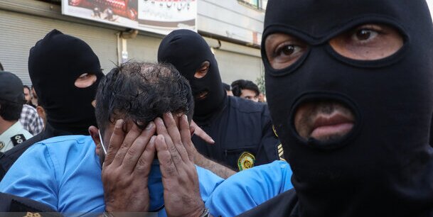 شرور سابقه دار پایتخت در دام پلیس/ عکس