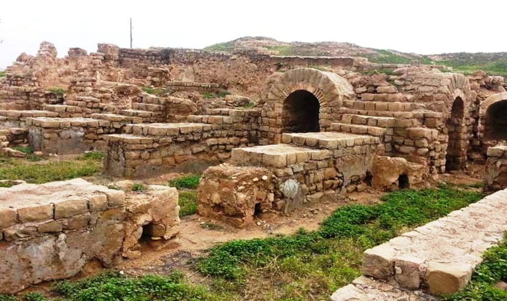 بلوچ‌های ایران علاقه دارند که قلاع خود و چیزهای دیگر را منسوب به نادرشاه کنند/ در زاهدان مهمان‌خانه نیست