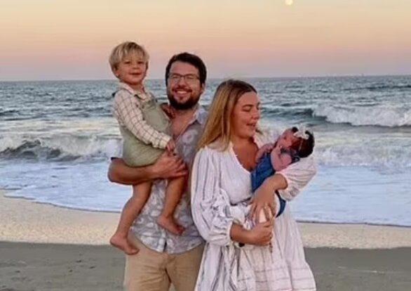 حمله خفاش‌های به یک خانه/ عکس