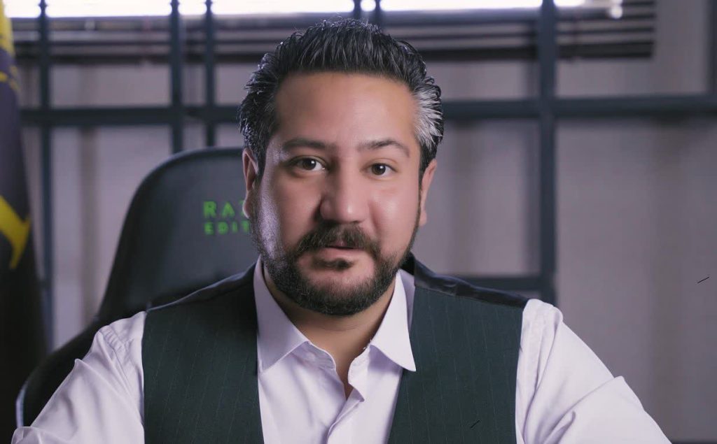 اهدا تندیس ملی سرآمدان ایران به محمدرضا مقدسی