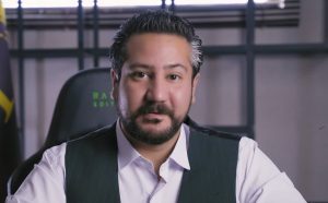 اهدا تندیس ملی سرآمدان ایران به محمدرضا مقدسی