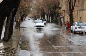بارش باران در نیمه شمالی و وزش باد شدید در برخی استانهای کشور