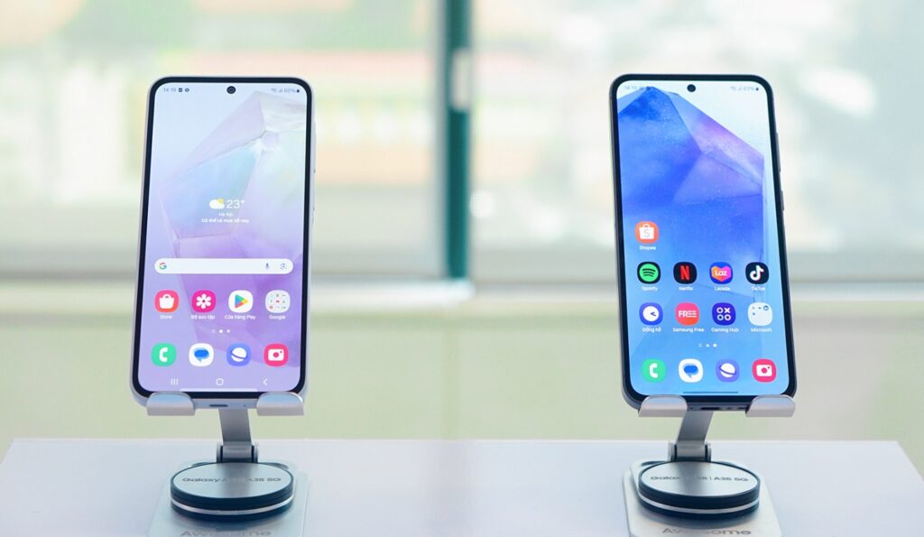 بازار موبایل