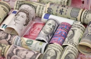 یورو به اوج رسید؛ دلار در سراشیبی قیمت