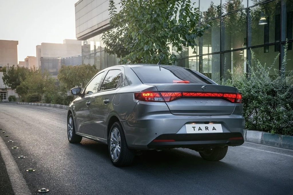 قرعه کشی ایران خودرو عقب افتاد؛ مشتریان منتظر چه تغییراتی هستند؟