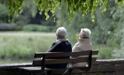 خبر شوکه‌کننده؛ این بازنشستگان ۲۰ میلیون تومان حقوق می‌گیرند