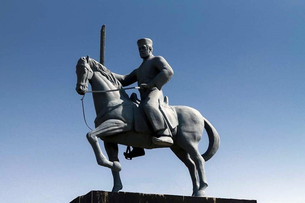 رئیسعلی دلواری سرمایه ای نمادین برای توسعه استان بوشهر