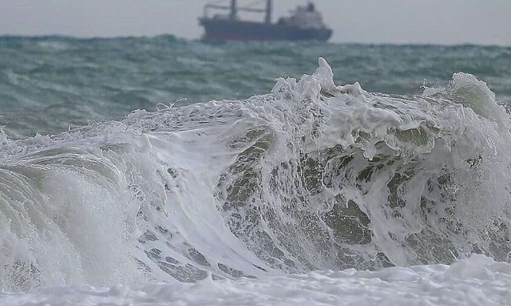 هشدار جوی درباره امواج شدید دریا در جنوب