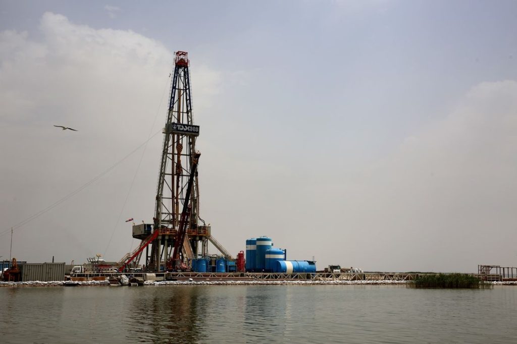 دلایل تاخیر در عملیات اجرایی طرح توسعه میدان نفتی آزادگان جنوبی بررسی شد