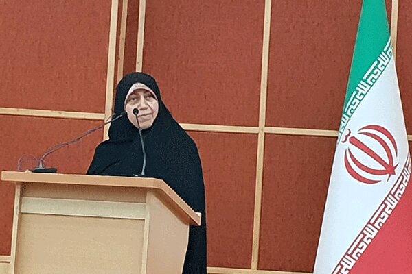 توجه به بیمه زنان روستایی و عشایری الزامی است