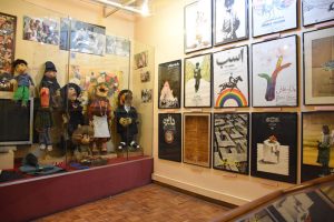 اهدای یادگاریهای سینمای کودک به موزه سینما