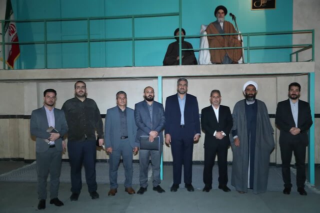 بازدید نمایندگان استان اصفهان از موزه ملی انقلاب اسلامی و دفاع مقدس