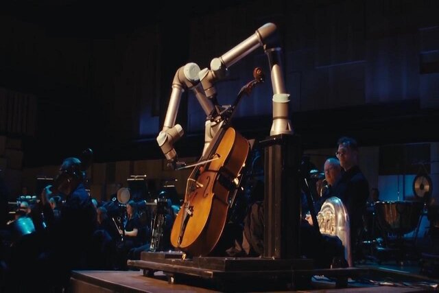 اجرای تاریخی: ویولن‌سل نوازی رباتیک در کنار ارکستر سمفونیک
