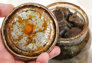 هشدار درباره خطر مسمومیت بوتولیسم در کنسروهای خانگی