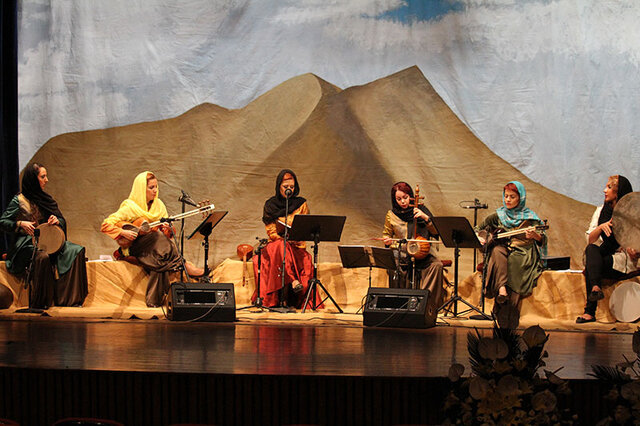 کنسرت گروه موسیقی «آوای صحرا» با عنوان «خودمونی» در فرهنگسرای نیاوران