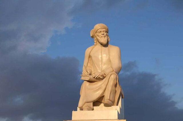 رونمایی از مجسمه مولانا در میدان محمدیه تهران